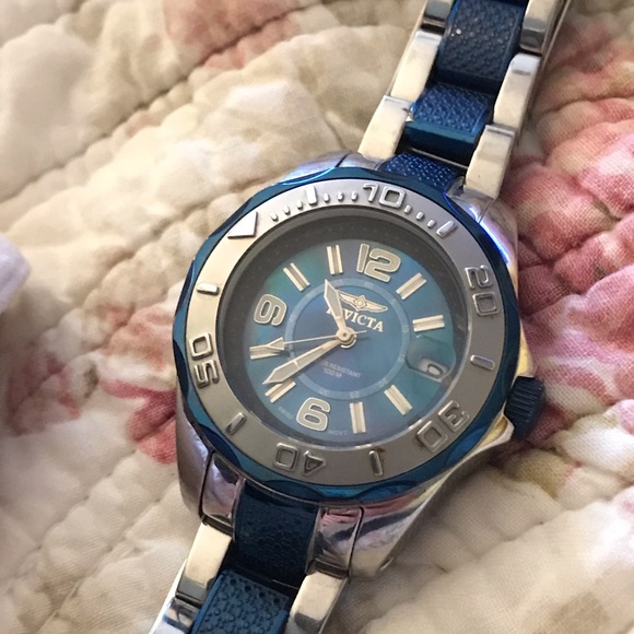 Invicta Women’s Pro Diver Watch - Picture 9 of 13